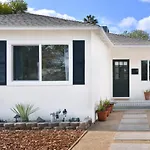 Beautiful Designer 4 Bed Near Universal Sleeps 10 Jacuzzi