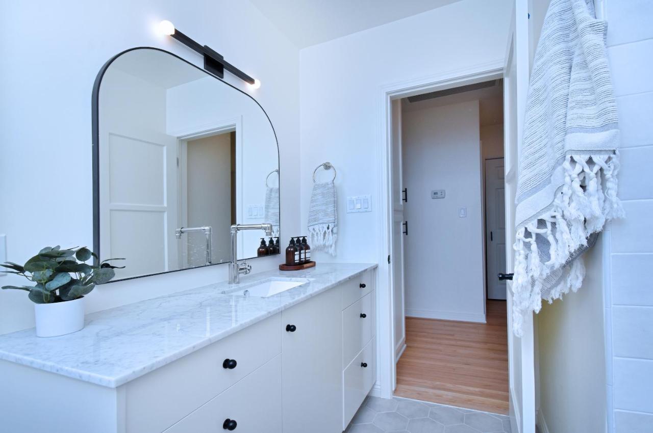 Beautiful Designer 4 Bed Near Universal Sleeps 10 Jacuzzi